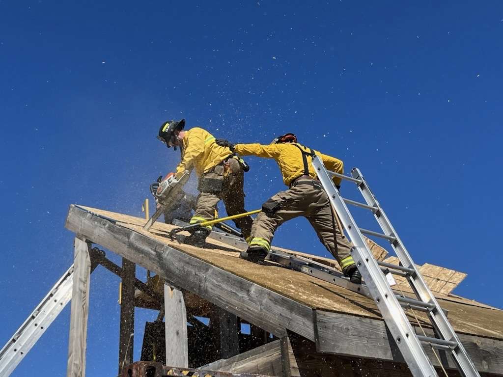 SDMF crew practicing vertical ventilation.
